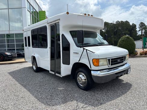 Used 2006 Ford E-350 and Econoline 350 Super Duty RWD image 7