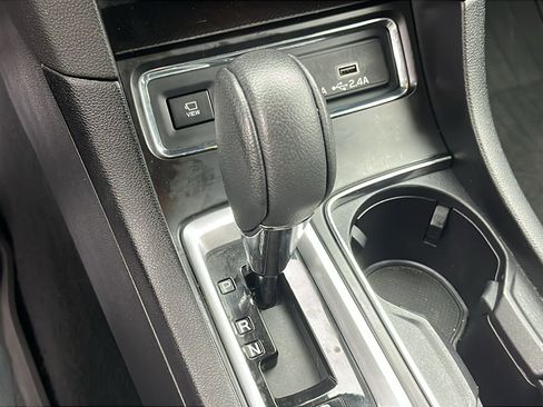 Certified 2023 Subaru Ascent Limited w/ Technology Package image 18