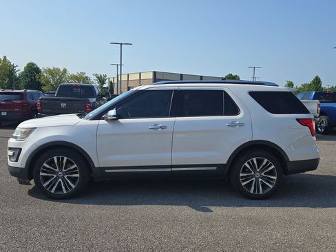 Used 2016 Ford Explorer Platinum AWD/4WD image 4