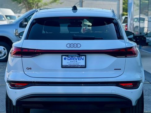 Used 2025 Audi Q6 e-tron Premium Plus w/ Premium Plus AWD/4WD image 38