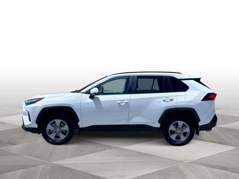 Used 2025 Toyota RAV4 XLE w/ Convenience Package AWD/4WD image 4