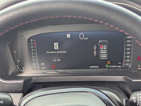 Used 2025 Honda Pilot Black Edition image 28