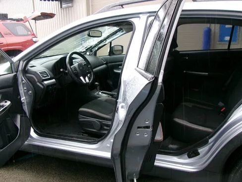 Used 2016 Subaru Crosstrek 2.0i Premium w/ Moonroof Package AWD/4WD image 11