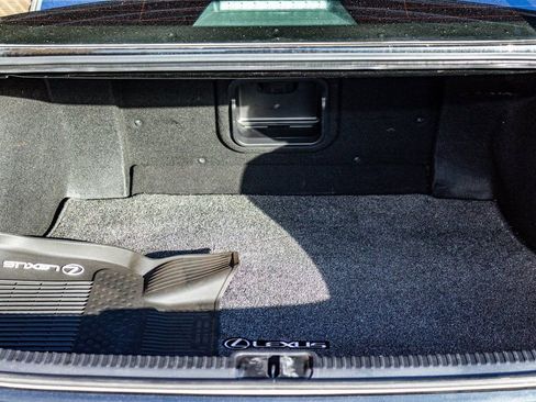 Used 2020 Lexus ES 300h w/ Premium Package image 5