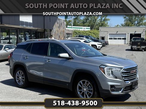 Used 2024 GMC Terrain SLT AWD/4WD image 1