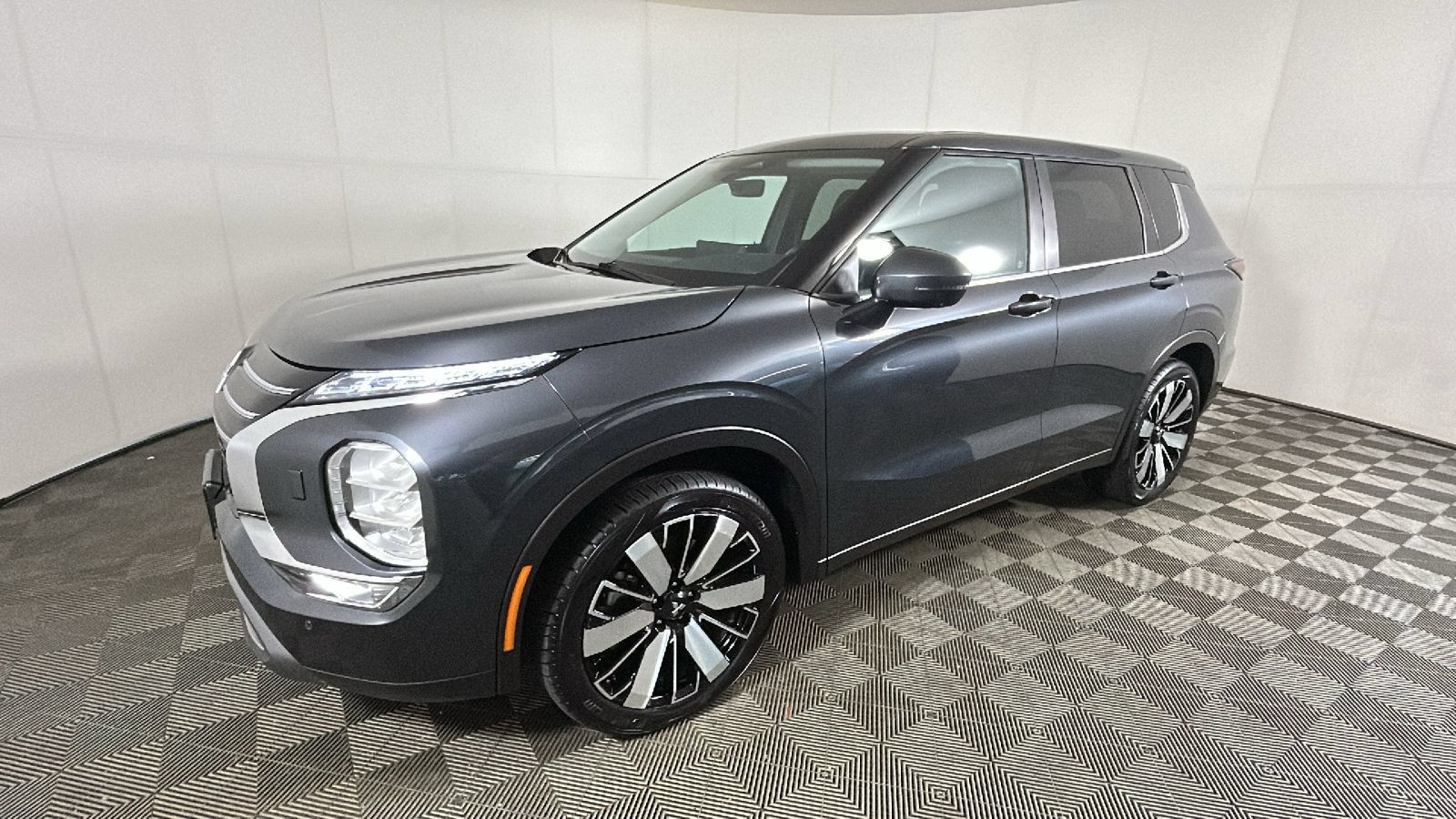 Used 2025 Mitsubishi Outlander SE AWD/4WD image 6