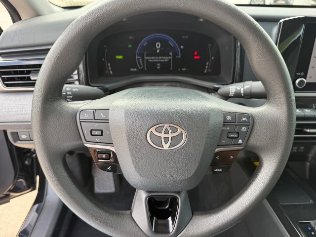 Used 2026 Toyota Camry LE w/ Convenience Package FWD image 17