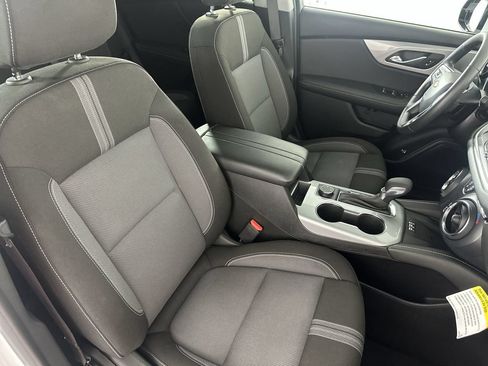 Used 2025 Chevrolet Blazer LT w/ Convenience Package FWD image 30