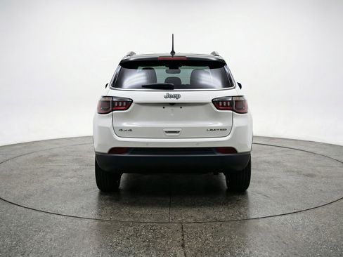 Used 2025 Jeep Compass Limited image 7