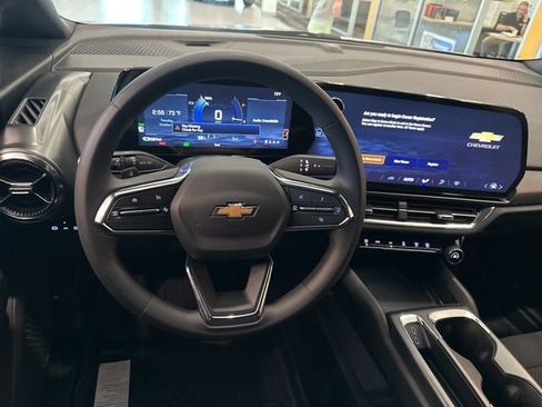 New 2026 Chevrolet Equinox EV LT image 12