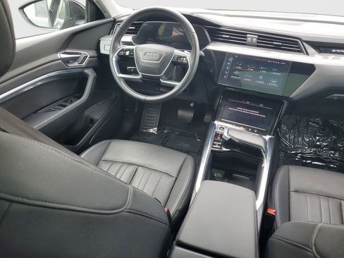 Used 2023 Audi e-tron Premium Plus w/ Premium Plus Package AWD/4WD image 12