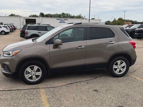 Certified 2020 Chevrolet Trax LT w/ LT Convenience Package FWD image 5
