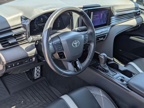Used 2025 Toyota Camry SE FWD image 14