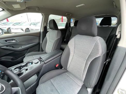 Used 2023 Nissan Rogue SV AWD/4WD image 17