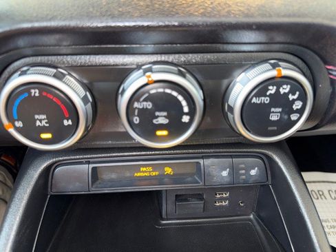 Used 2019 MAZDA MX-5 Miata Grand Touring RWD image 19