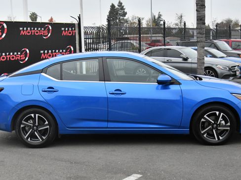 Used 2024 Nissan Sentra SV image 9