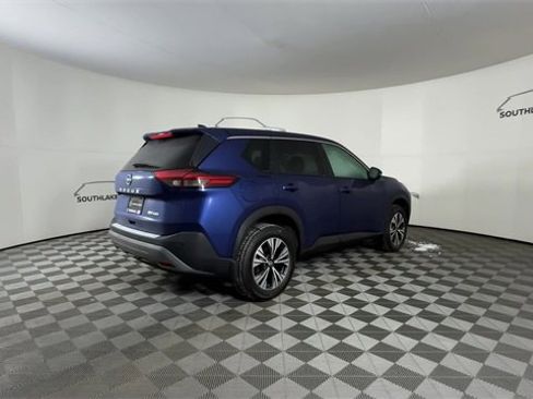 Certified 2022 Nissan Rogue SV image 8
