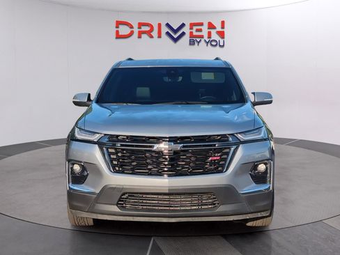 Used 2023 Chevrolet Traverse RS FWD image 8