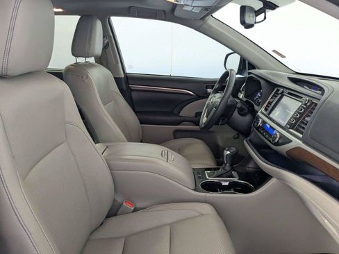Used 2016 Toyota Highlander Limited FWD image 31