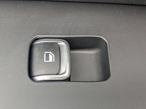Used 2025 Kia Sorento S FWD image 25