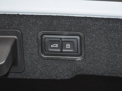 Used 2023 Audi S8 w/ S8 Comfort Plus Package image 78