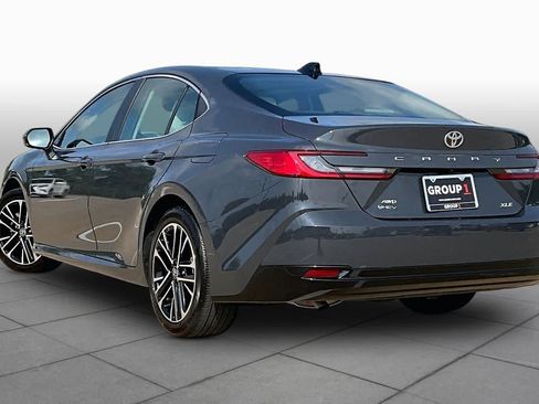 Used 2025 Toyota Camry XLE AWD/4WD image 12