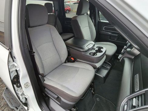 Used 2024 RAM 3500 Big Horn image 33