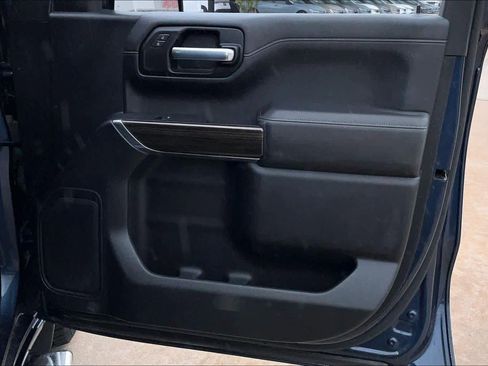 Used 2021 Chevrolet Silverado 1500 LT AWD/4WD image 23