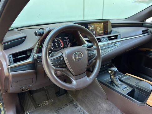 Used 2020 Lexus ES 300h FWD image 13