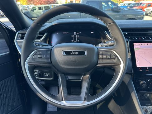 New 2025 Jeep Grand Cherokee L Limited w/ Luxury Tech Group II image 11