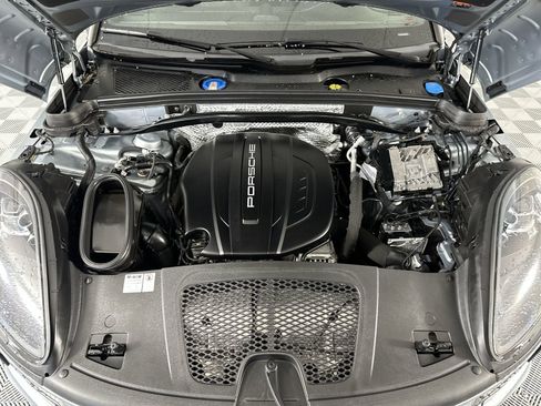 Used 2021 Porsche Macan AWD/4WD image 28