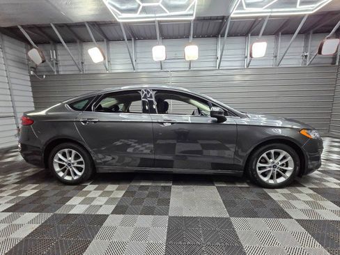 Used 2020 Ford Fusion SE FWD image 9