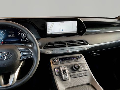 Used 2022 Hyundai Palisade Calligraphy w/ Winter Package FWD image 9