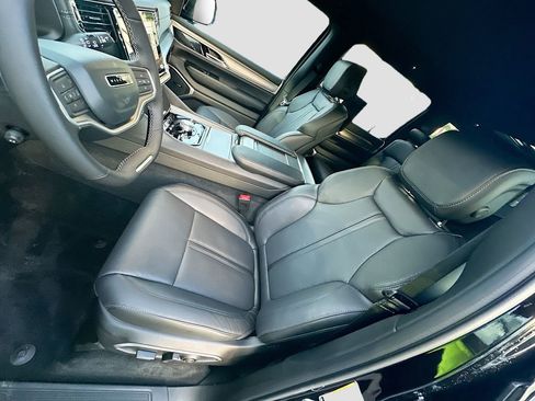 New 2025 Jeep Wagoneer Series II w/ Convenience Group I AWD/4WD image 22