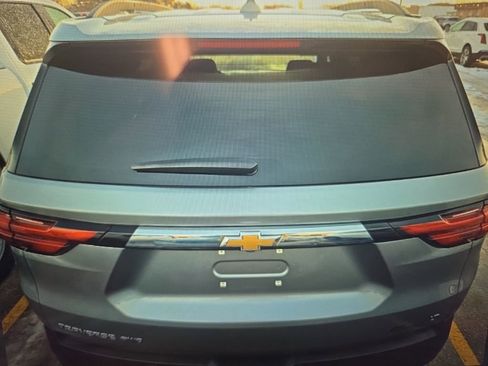 Used 2023 Chevrolet Traverse LT image 16