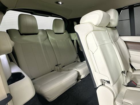 Certified 2025 Land Rover Range Rover Long Wheelbase SE AWD/4WD image 26