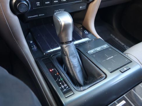 Used 2023 Lexus GX 460 Luxury w/ Accessory Package image 30