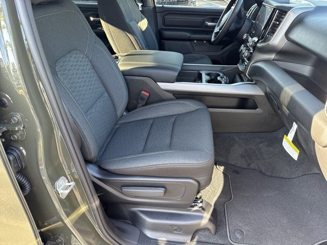 New 2026 RAM 1500 Express AWD/4WD image 13