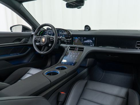 New 2026 Porsche Taycan 4S AWD/4WD image 18