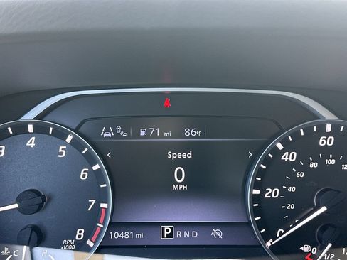 Used 2025 Nissan Frontier SV w/ SV Convenience Package RWD image 12