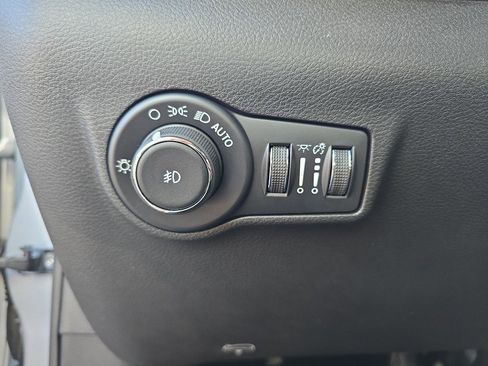 New 2026 Jeep Compass Limited image 13