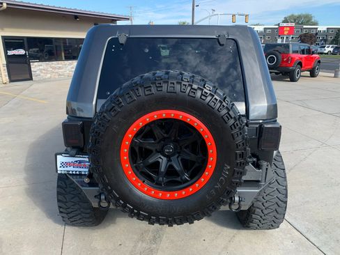 Used 2010 Jeep Wrangler Unlimited Rubicon w/ Dual Top Group image 7