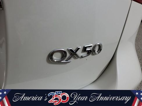 Used 2017 INFINITI QX50 2WD w/ Premium Package image 6