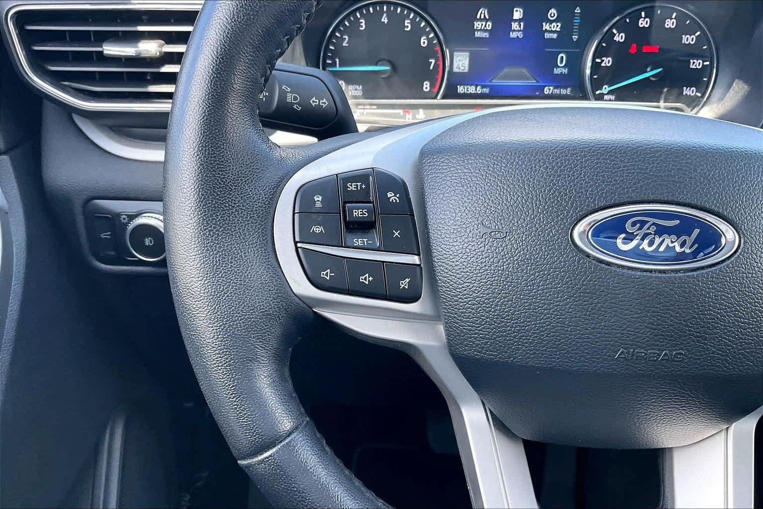 Used 2023 Ford Explorer XLT w/ Equipment Group 202A RWD image 24