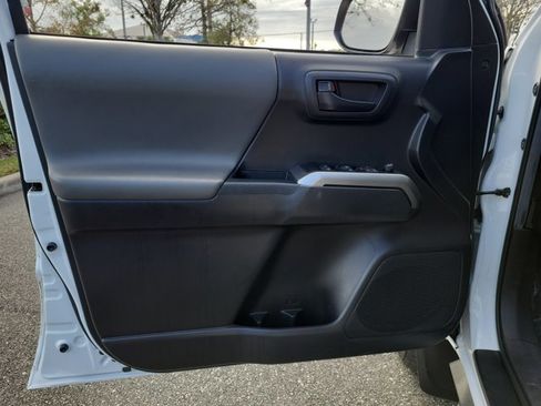 Used 2022 Toyota Tacoma SR5 image 17