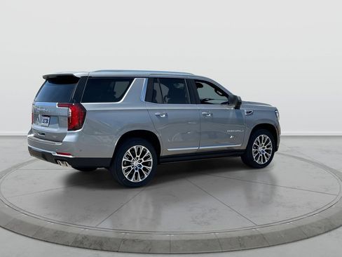 New 2026 GMC Yukon Denali w/ Denali Reserve Package AWD/4WD image 8