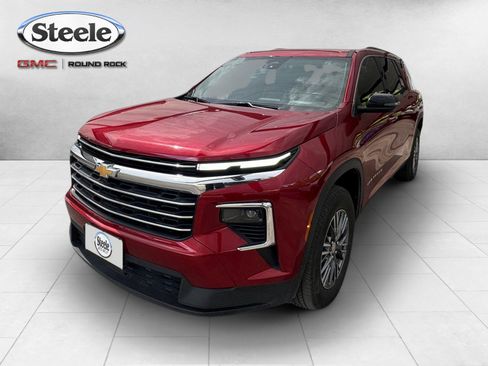 Used 2025 Chevrolet Traverse LT w/ LPO, Floor Liner Package FWD image 1