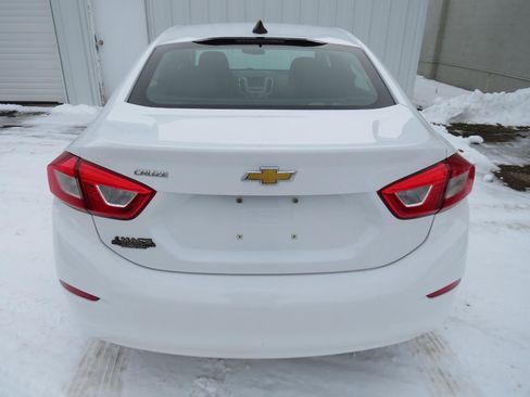 Used 2018 Chevrolet Cruze LS image 8