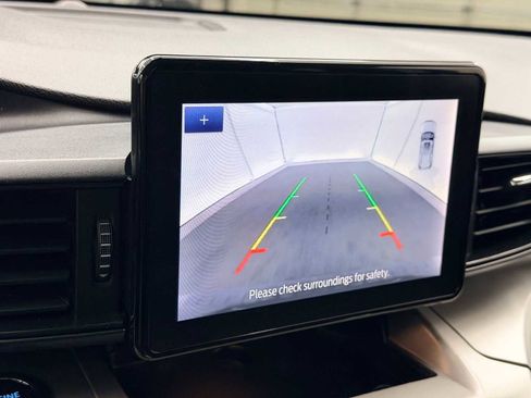 Used 2022 Ford Explorer XLT image 27