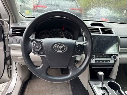 Used 2012 Toyota Camry LE image 19